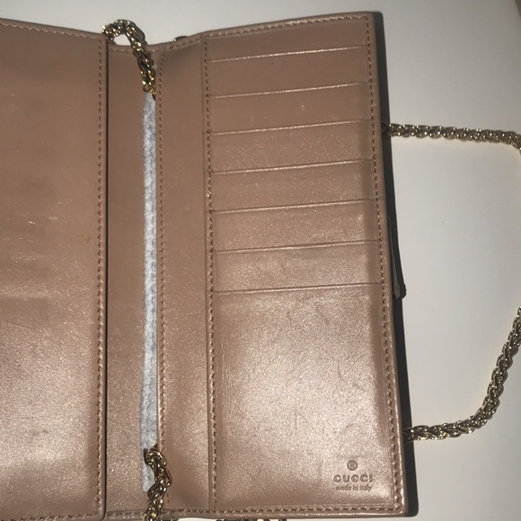 GUCCI BLUSH MONOGRAM WALLET WITH CHAIN - Picture 7 of 15